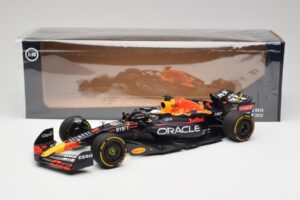 Red Bull RB18 #1 M. Verstappen France GP Winner 2022 Minichamps 1:18 110221201 Metal — billede 6 af 7