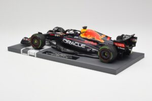 Red Bull RB18 #1 M. Verstappen Japan GP Winner No Figure 2022 Minichamps 1:18 113221801B Metal — billede 5 af 7