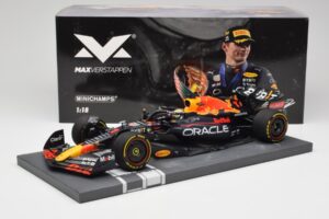 Red Bull RB18 Oracle #1 M. Verstappen Abu Dhabi GP 2022 Winner Minichamps 1:18 113222201 Resin — billede 7 af 7