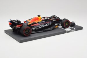Red Bull RB18 Oracle #1 M. Verstappen Dutch GP 2022 Winner Minichamps 1:18 113221501 Resin — billede 3 af 7