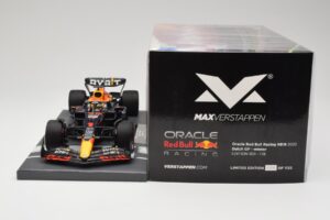 Red Bull RB18 Oracle #1 M. Verstappen Dutch GP 2022 Winner Minichamps 1:18 113221501 Resin — billede 6 af 7