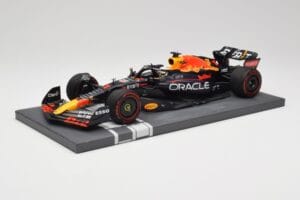 Red Bull RB18 Oracle #1 M. Verstappen Italian GP 2022 Winner Minichamps 1:18 113221601 Resin — billede 2 af 7