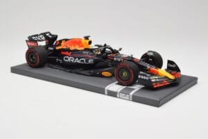 Red Bull RB18 Oracle #1 M. Verstappen Italian GP 2022 Winner Minichamps 1:18 113221601 Resin — billede 4 af 7