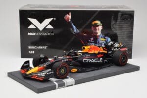Red Bull RB18 Oracle #1 M. Verstappen Italian GP 2022 Winner Minichamps 1:18 113221601 Resin — billede 7 af 7