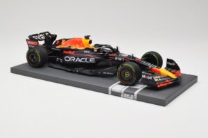 Red Bull RB18 Oracle #1 M. Verstappen Japanese GP 2022 World Champion Minichamps 1:18 113221801 Resin — billede 4 af 7