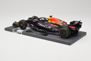 Red Bull RB18 Oracle #1 M. Verstappen Japanese GP 2022 World Champion Minichamps 1:18 113221801 Resin — billede 5 af 7