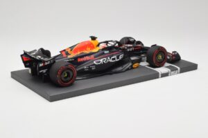 Red Bull RB19 Oracle #1 M. Verstappen Australian GP 2023 Winner Minichamps 1:18 113230301 Resin — billede 3 af 7