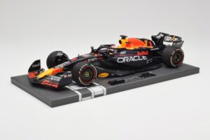 Red Bull RB19 Oracle #1 M. Verstappen Bahrain GP 2023 Winner Minichamps 1:18 113230201 Resin — billede 2 af 7