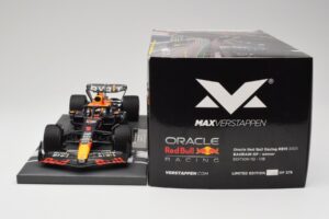 Red Bull RB19 Oracle #1 M. Verstappen Bahrain GP 2023 Winner Minichamps 1:18 113230201 Resin — billede 6 af 7