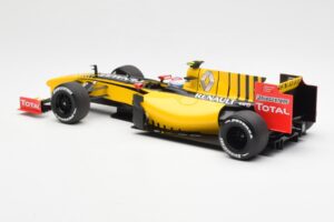 Renault F1 Team R30 #11 V. Petrov Showcar F1 2010 Minichamps 1:18 150100082 Metal — billede 5 af 6