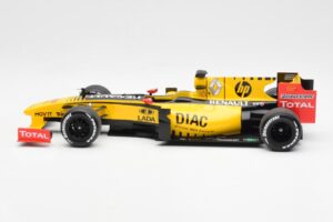 Renault R30 R. Kubica / V. Petrov F1 Showcar 2010 Minichamps 1:18 7711428831 Metal — billede 3 af 6