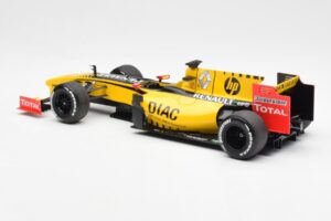 Renault R30 R. Kubica / V. Petrov F1 Showcar 2010 Minichamps 1:18 7711428831 Metal — billede 5 af 6
