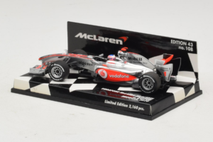 Vodafone McLaren Mercedes MP4-25 J. Button F1 Showcar 2010 Minichamps 1:43 530104371 Metal — billede 3 af 5