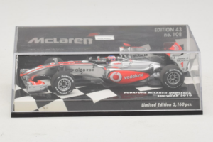 Vodafone McLaren Mercedes MP4-25 J. Button F1 Showcar 2010 Minichamps 1:43 530104371 Metal — billede 5 af 5