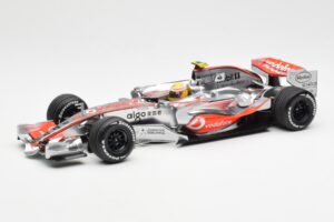 McLaren MP4-22 Mercedes #2 L. Hamilton 2007 Dealer Edition Minichamps 1:18 530071802 Metal