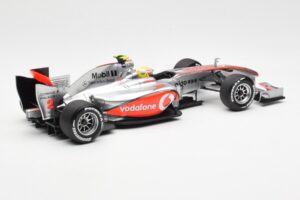 Vodafone McLaren Mercedes MP4-25 #3 L. Hamilton F1 Showcar 2010 Minichamps 1:18 530101872 Metal — billede 2 af 6