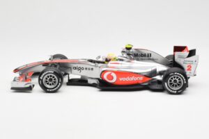 Vodafone McLaren Mercedes MP4-25 #3 L. Hamilton F1 Showcar 2010 Minichamps 1:18 530101872 Metal — billede 3 af 6