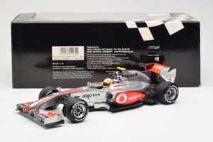 Vodafone McLaren Mercedes MP4-25 #3 L. Hamilton F1 Showcar 2010 Minichamps 1:18 530101872 Metal — billede 6 af 6