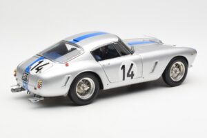 Ferrari 250 GT SWB #14 P. Noblet / J. Guichet Team Noblet 3rd Place 24 Hours of Le Mans 1961 CMC 1:18 M-079 Metal — billede 2 af 6