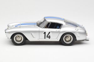 Ferrari 250 GT SWB #14 P. Noblet / J. Guichet Team Noblet 3rd Place 24 Hours of Le Mans 1961 CMC 1:18 M-079 Metal — billede 3 af 6