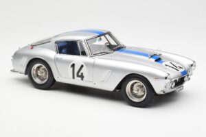 Ferrari 250 GT SWB #14 P. Noblet / J. Guichet Team Noblet 3rd Place 24 Hours of Le Mans 1961 CMC 1:18 M-079 Metal — billede 4 af 6