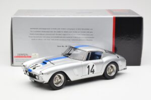 Ferrari 250 GT SWB #14 P. Noblet / J. Guichet Team Noblet 3rd Place 24 Hours of Le Mans 1961 CMC 1:18 M-079 Metal — billede 6 af 6