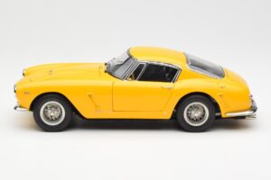 Ferrari 250 GT SWB Gul CMC 1:18 M-054 Metal — billede 3 af 6