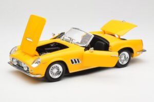 Ferrari 250 GT California Spider Gul Hot Wheels 1:18 23905 Metal — billede 2 af 8