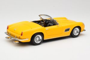 Ferrari 250 GT California Spider Gul Hot Wheels 1:18 23905 Metal — billede 3 af 8