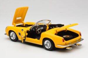 Ferrari 250 GT California Spider Gul Hot Wheels 1:18 23905 Metal — billede 5 af 8
