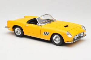 Ferrari 250 GT California Spider Gul Hot Wheels 1:18 23905 Metal — billede 6 af 8