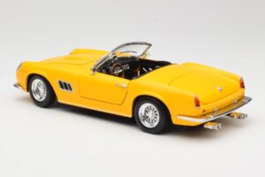 Ferrari 250 GT California Spider Gul Hot Wheels 1:18 23905 Metal — billede 7 af 8
