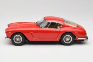 Ferrari 250 GT SWB Rød CMC 1:18 M-046 Metal — billede 3 af 6