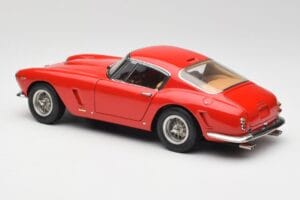 Ferrari 250 GT SWB Rød CMC 1:18 M-046 Metal — billede 5 af 6