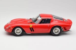 Ferrari 250 GTO London Show Rød CMC 1:18 M-256 Metal — billede 3 af 6