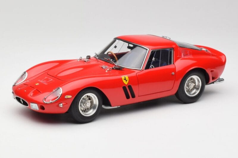 Ferrari 250 GTO London Show Rød CMC 1:18 M-256 Metal