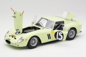 Ferrari 250 GTO #15 S. Moss / I. Ireland Goodwood Tourist Trophy Winner 1962 Kyosho 1:18 08438C Metal — billede 2 af 8