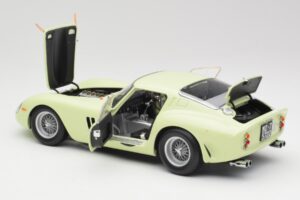 Ferrari 250 GTO #15 S. Moss / I. Ireland Goodwood Tourist Trophy Winner 1962 Kyosho 1:18 08438C Metal — billede 5 af 8