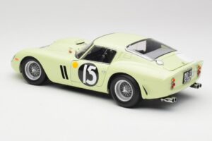 Ferrari 250 GTO #15 S. Moss / I. Ireland Goodwood Tourist Trophy Winner 1962 Kyosho 1:18 08438C Metal — billede 7 af 8