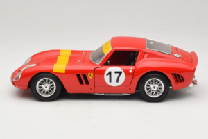 Ferrari 250 GTO #17 Bburago Sammlerborse Rød Bburago 1:18 3007-P1 Metal — billede 4 af 8
