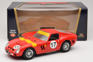 Ferrari 250 GTO #17 Bburago Sammlerborse Rød Bburago 1:18 3007-P1 Metal — billede 8 af 8