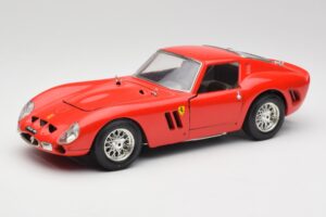 Ferrari 250 GTO Rød Bburago 1:18 3011 Metal