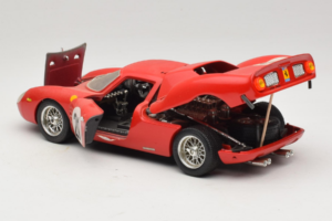 Ferrari 250 LM #21 M. Gregory / J. Rindt 24 Hours of Le Mans 1965 Bburago 1:18 3033-P2 Metal — billede 5 af 8