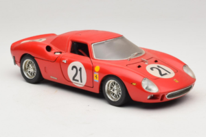 Ferrari 250 LM #21 M. Gregory / J. Rindt 24 Hours of Le Mans 1965 Bburago 1:18 3033-P2 Metal — billede 6 af 8