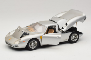 Ferrari 250 LM Sølv Bburago 1:18 3033-S1 Metal — billede 2 af 8