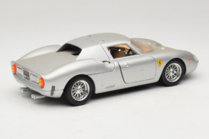 Ferrari 250 LM Sølv Bburago 1:18 3033-S1 Metal — billede 3 af 8