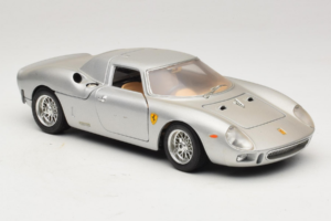Ferrari 250 LM Sølv Bburago 1:18 3033-S1 Metal — billede 6 af 8