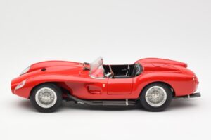 Ferrari 250 Testa Rossa Pontoon Fender Rød CMC 1:18 M-071 Metal — billede 3 af 6