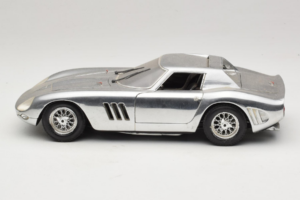 Ferrari 275 GTB Chrome Sølv Guiloy 1:18 B004 Metal — billede 4 af 8