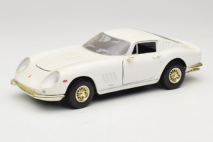 Ferrari 275 GTB/4 Hvid ERTL 1:18 7493 Metal